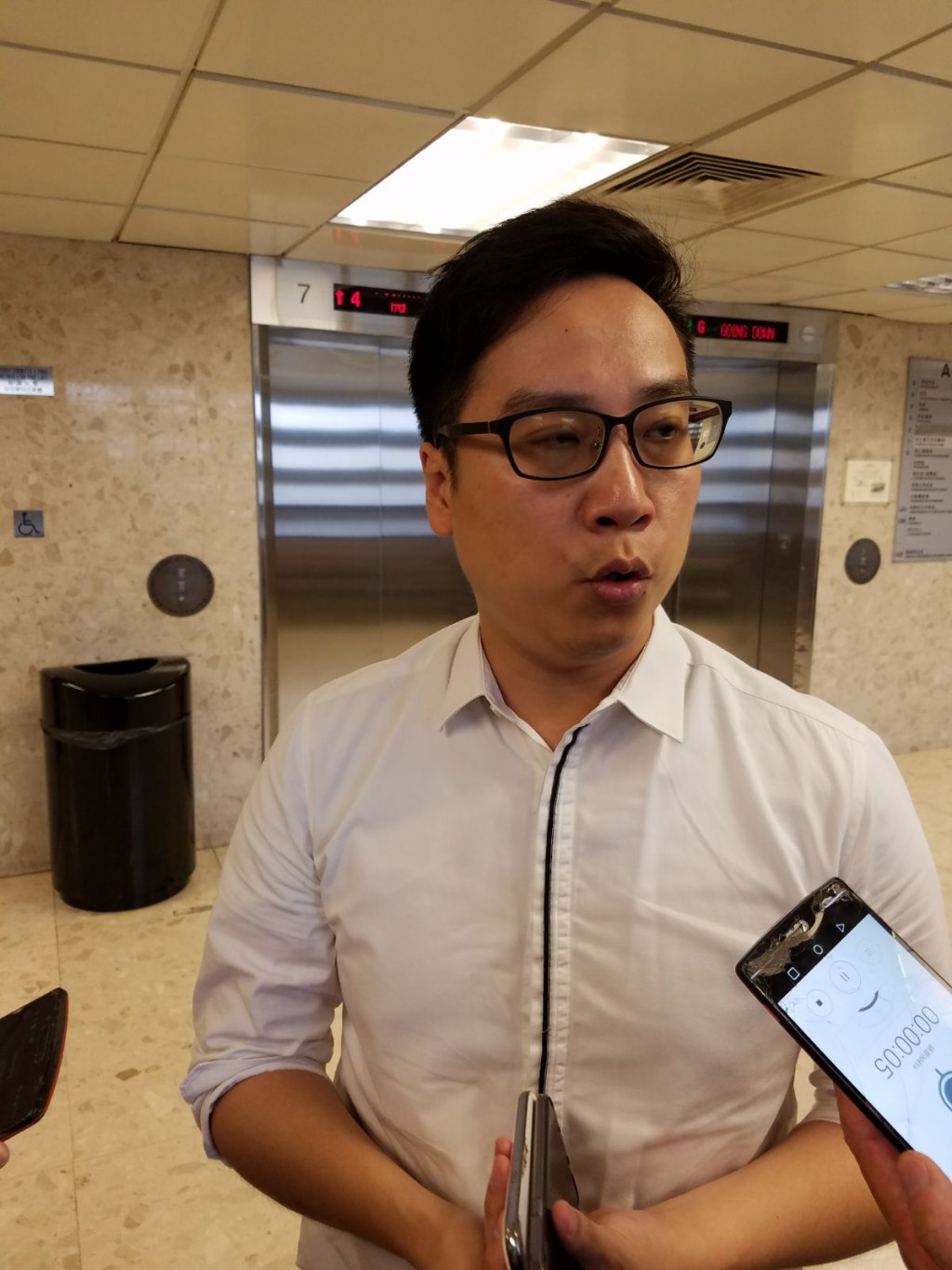 肇事垃圾車公司碧瑤的市場部經理吳先生。楊偉亨攝