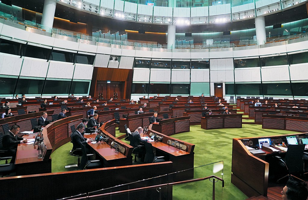 李家超鼓勵愛國愛港、具有才能、有志服務香港的人士，積極爭取提名報名參選。
