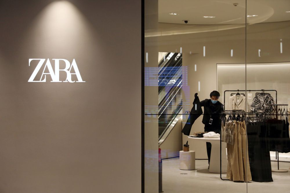 不仅在中国关店，Zara全球门店过去一年也净减少74家，但其2023财年销售额却同比增长10%。