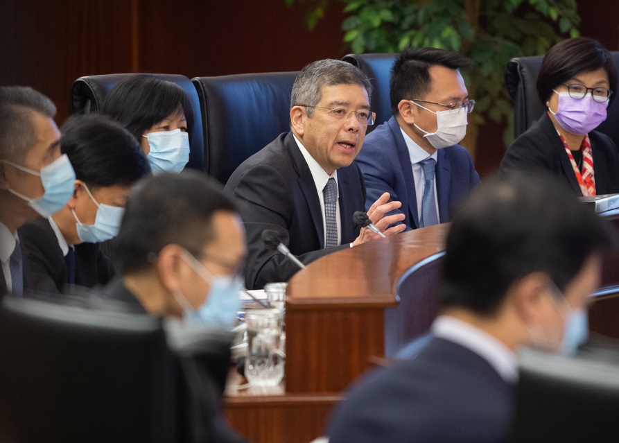 運輸工務司司長羅立文認為天氣預測有好過無。澳門新聞局圖片