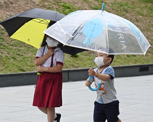 天文台預測,一連9日有驟雨,下周一及周二雨勢有時頗大。資料圖片