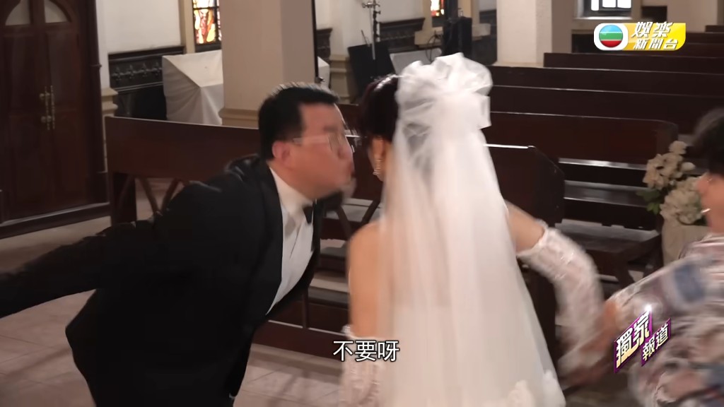 金城安殺到將Bonnie拉離牙斬斬。 金城安殺到將Bonnie拉離牙斬斬。