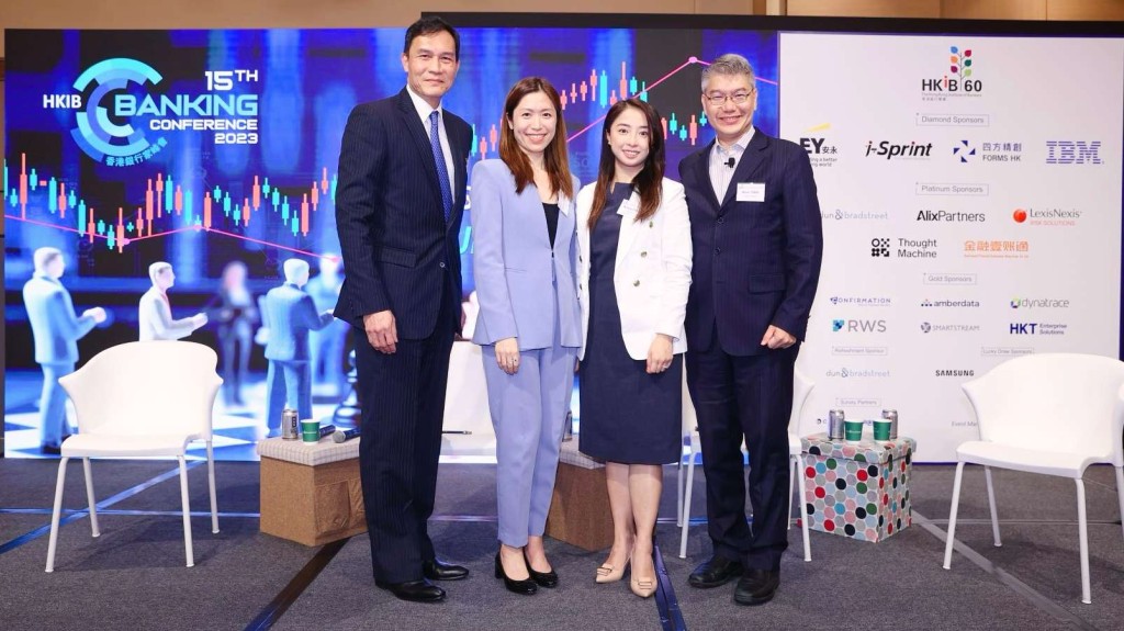 潘悦琪出席不同的ESG论坛，巩固及推广华侨银行可持续金融领域上的角色。