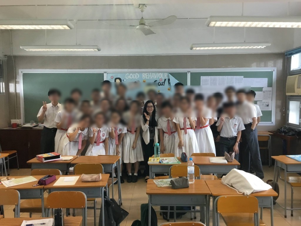 林婷婷加入TVB前做過三年中學教師，近日其任教時的照片於網上流出。