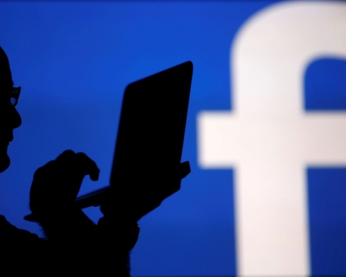 投票日之前,facebook 已經封殺了115個懷疑有問題的帳戶。