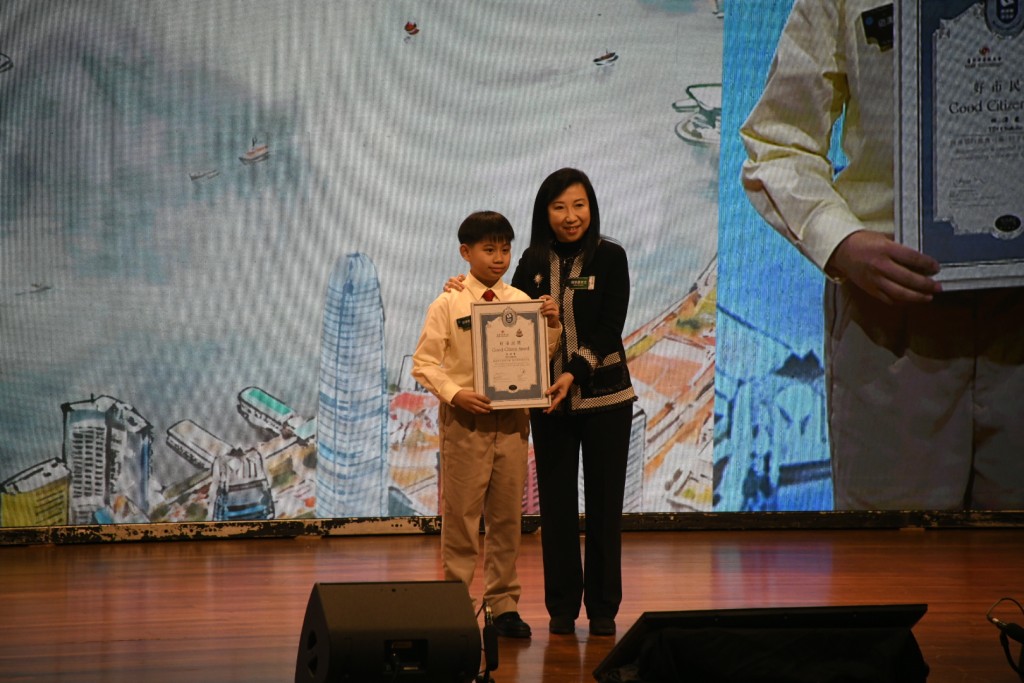 最年輕的得獎人是一名10歲小學生田澤豪。