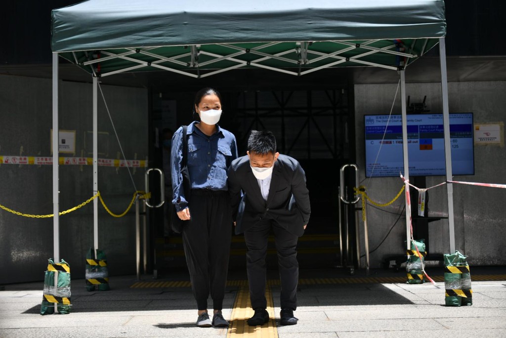 湯偉雄(右)、杜依蘭(左)。