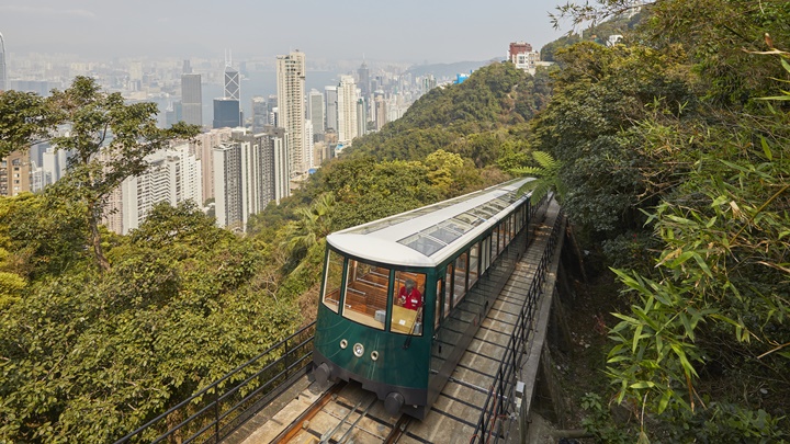 新一代山頂纜車開始進行測試。