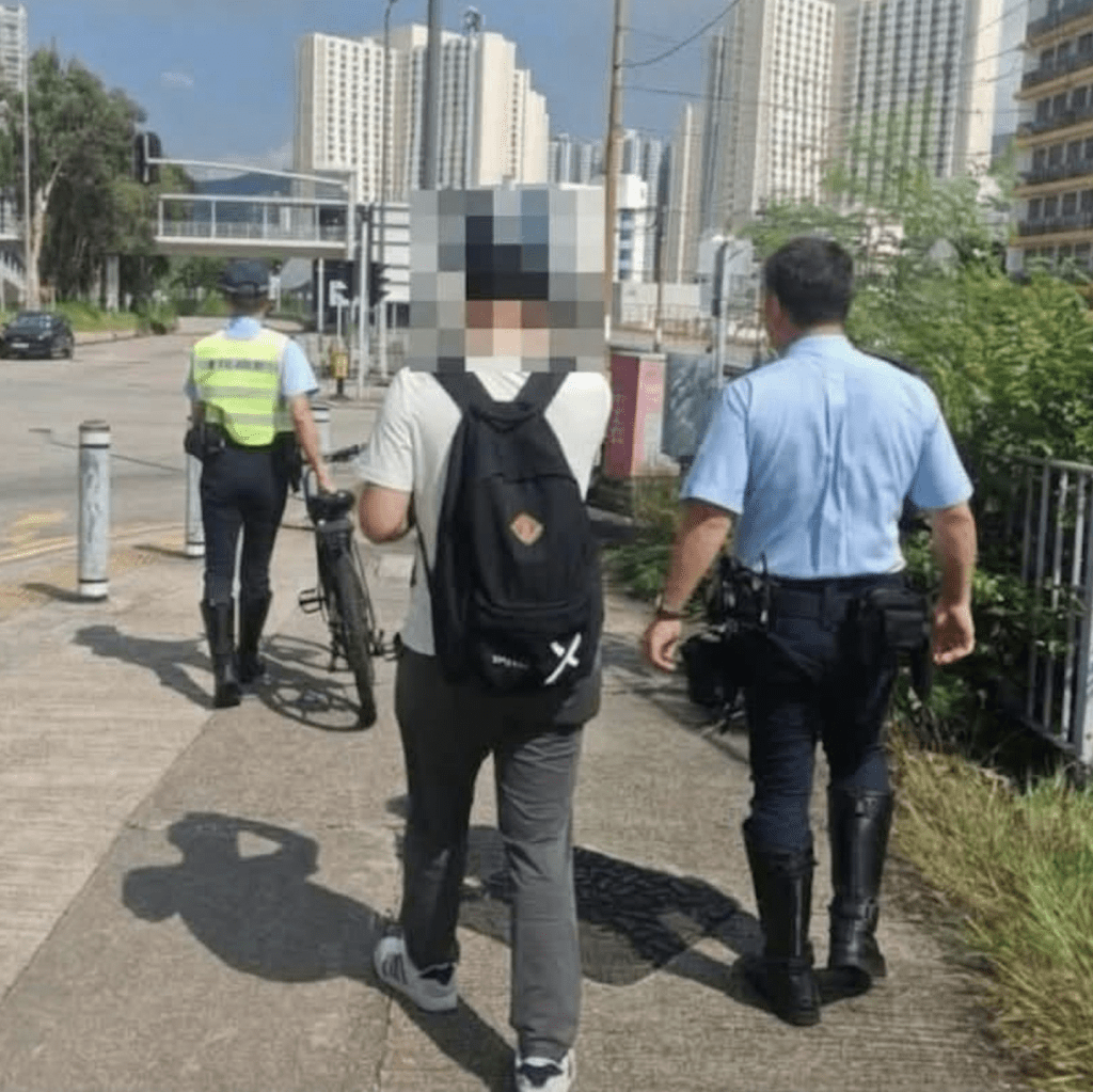 屯門多人駕電動車電動單車被捕 警方呼籲「送餐唔好搵命博」。FB@「屯門警區 心繫屯門」 屯門多人駕電動車電動單車被捕 警方呼籲「送餐唔好搵命博」。FB@「屯門警區 心繫屯門」