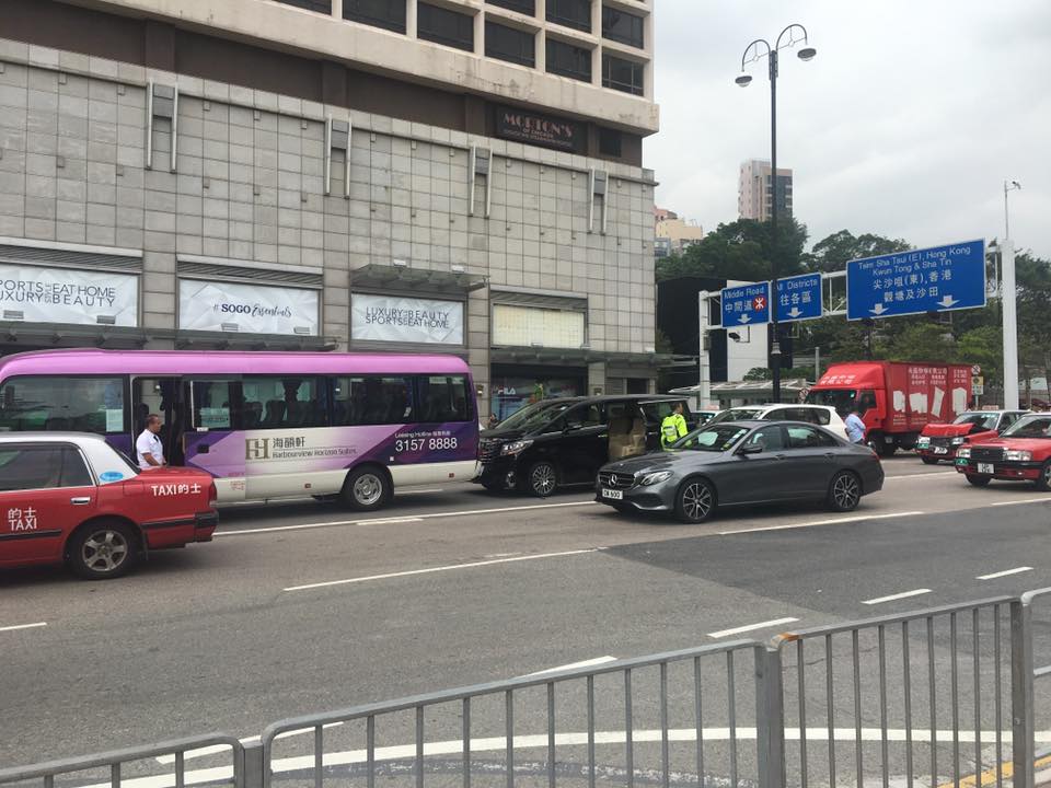 梳士巴利道近彌敦道4車相撞。香港突發事故報料區圖片