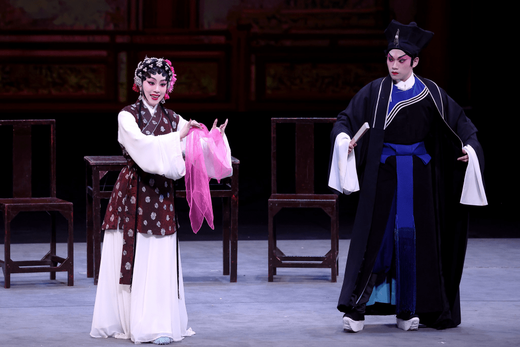 武大郎與潘金蓮的精彩演出，獲業界與觀眾高度評價。