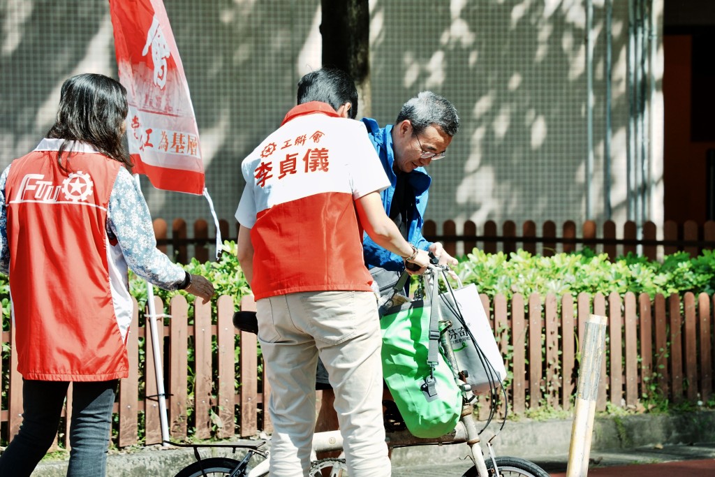 她認為,選擇一個立法會議員,不是單單選擇一個人,而是要選擇一個有監察政府能力的政黨或候選人。 她認為,選擇一個立法會議員,不是單單選擇一個人,而是要選擇一個有監察政府能力的政黨或候選人。
