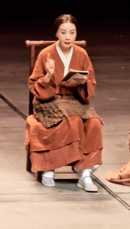 毛舜筠尾場謝幕難掩激動，細訴33年前的合唱回憶。