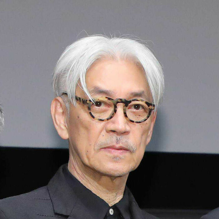 坂本龍一認為兩首歌只是相似，但不屬抄襲。