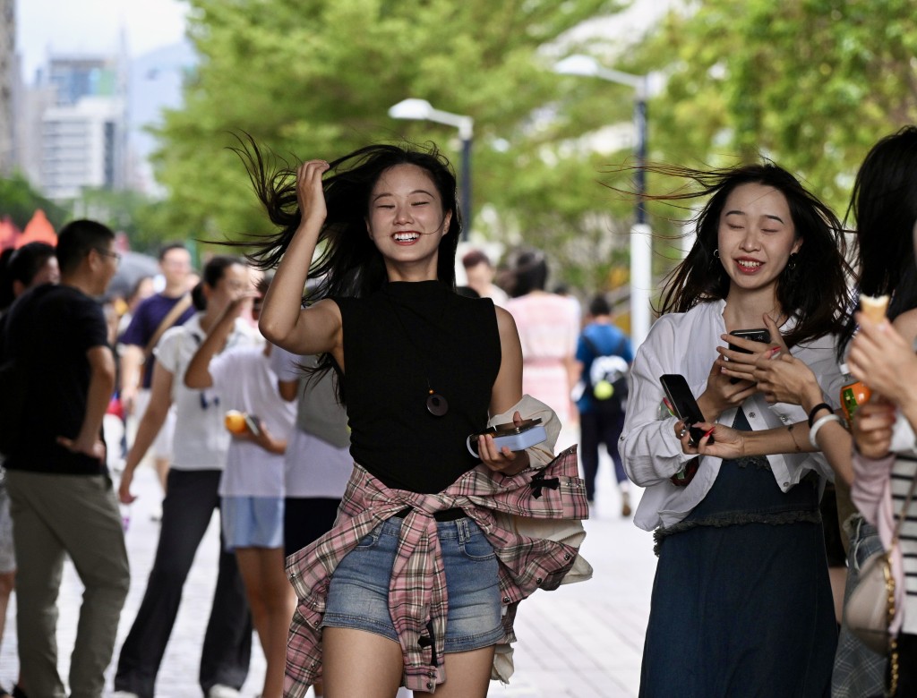 但11月似乎「仲有風打」? 但11月似乎「仲有風打」?