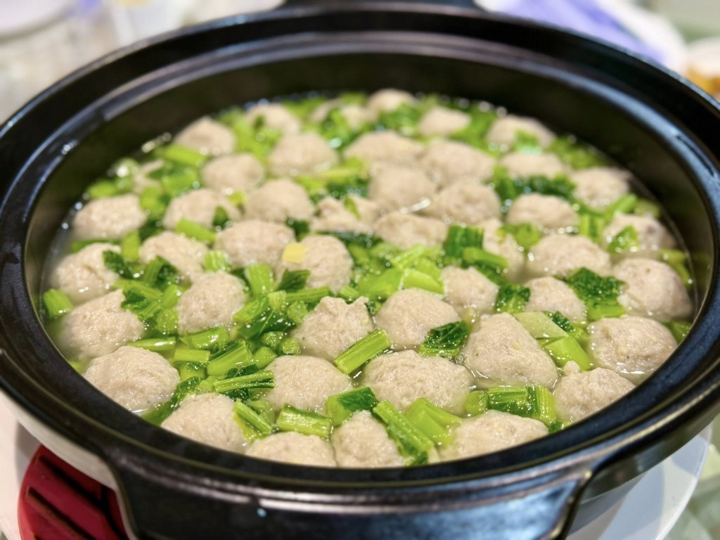 春菜煮豬肉丸。羅淑佩FB 春菜煮豬肉丸。羅淑佩FB