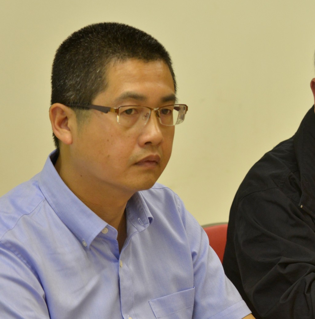 李永富指出，員工在停機坪工作，即使是夜晚體感溫度亦可達35至36度。資料圖片