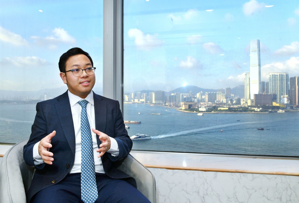 馮煒洸建議投資者取態要平衡，避免像過去一樣集中買入個別科技股「一股定輸贏」而是應該攻守兼備。