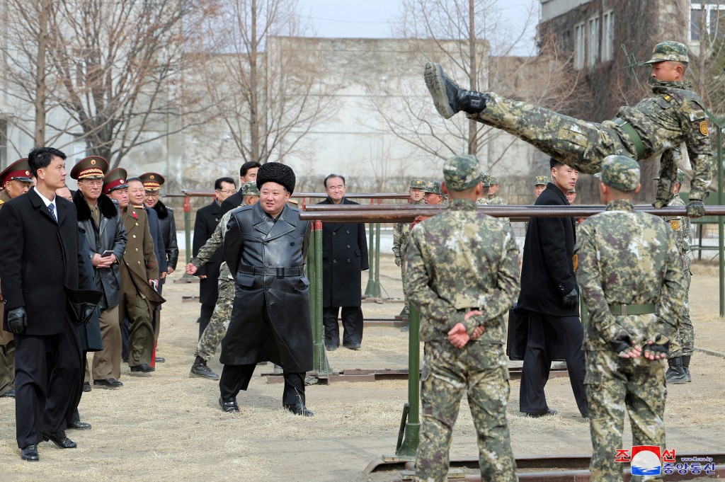 金正恩上月視察平壤軍事學院。路透社