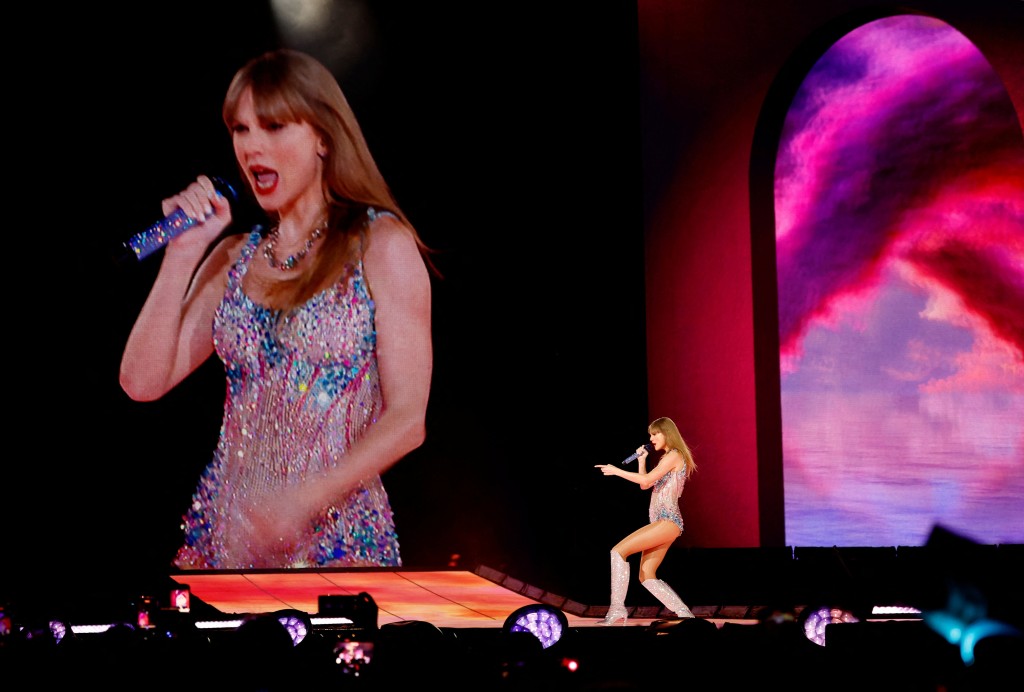 Taylor Swift日前在日本開唱。