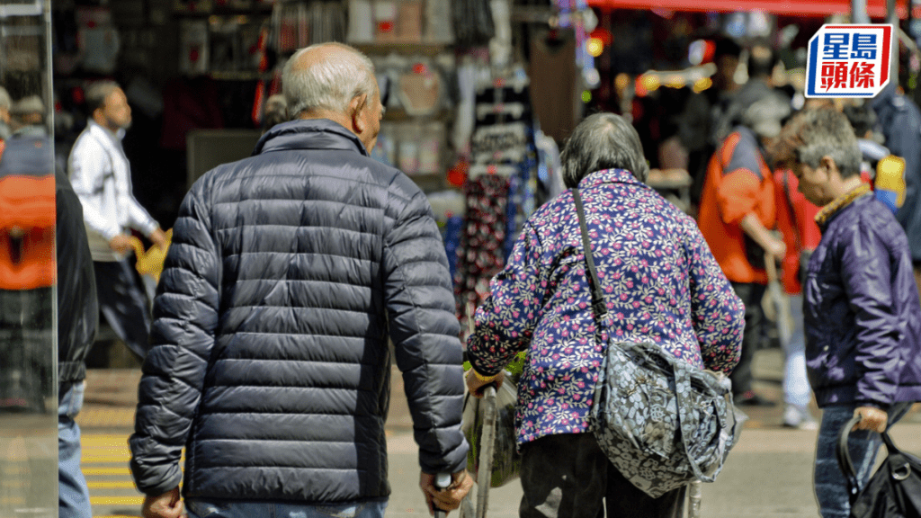 本港2022年男女平均壽命為80.7及86.8歲，較33年分別多5.6及6.1歲。資料圖片