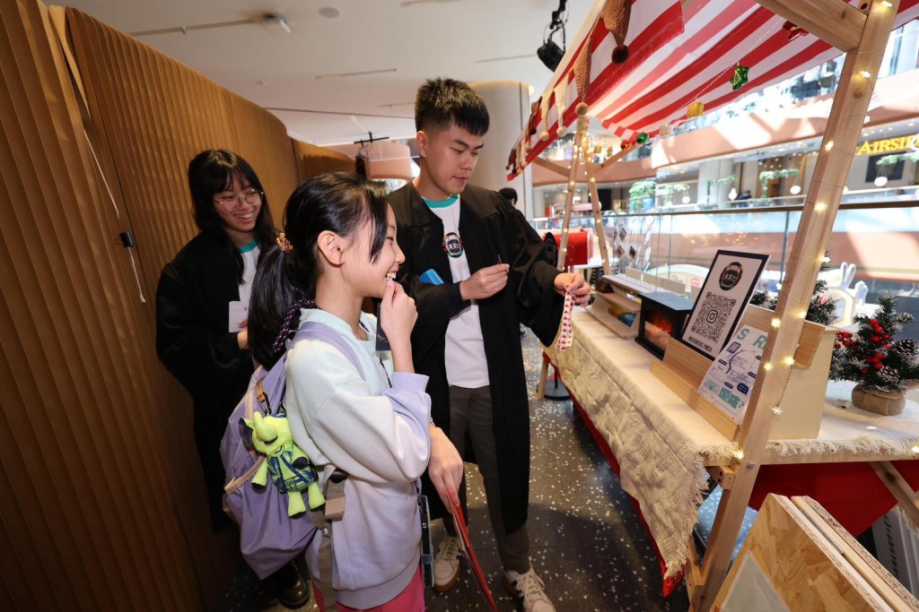 香港賽馬會董事羅碩瀚指馬會一直重視青少年發展，主導開展 21C@JC 計劃。