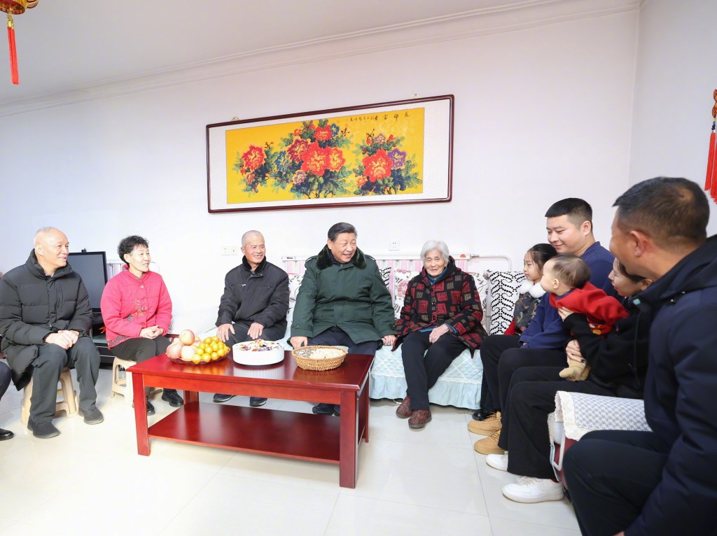 習近平昨日到了天津了解市民生活情況。新華社