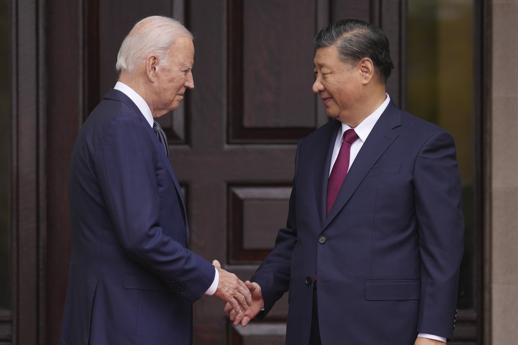 國家主席習近平與美國總統拜登在APEC峰會期間見面。