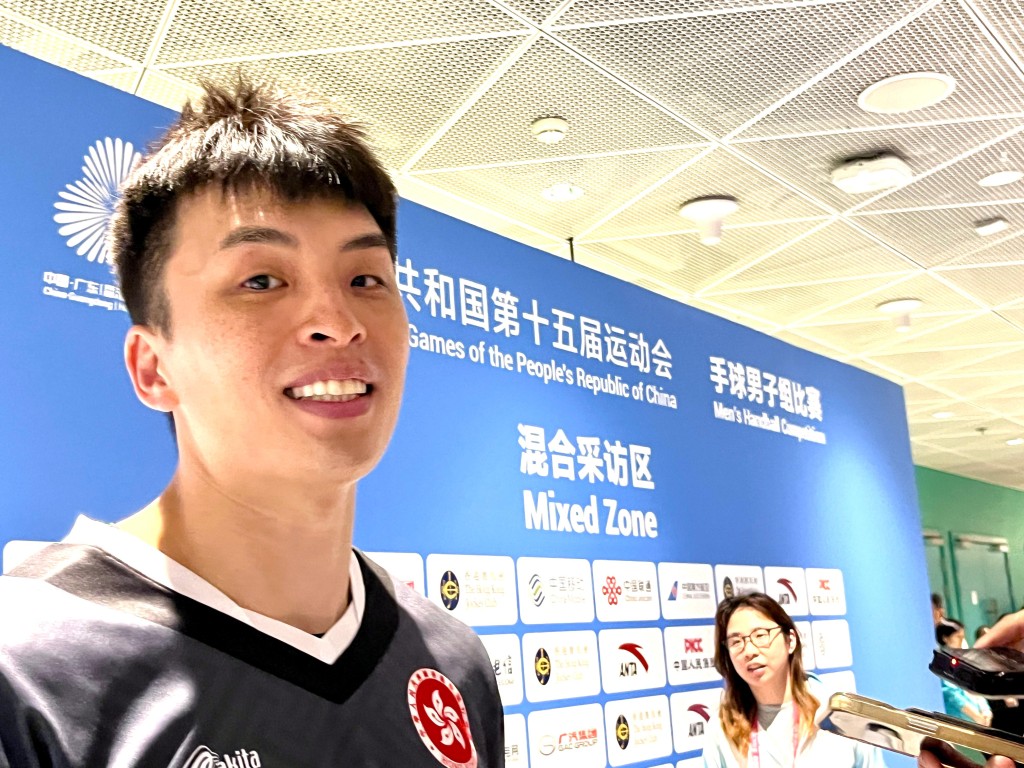 守門員葉冠英以兩條命來形容全運手球隊,四強是一條命,還有一條命在銅牌戰拼搏。徐嘉華攝 守門員葉冠英以兩條命來形容全運手球隊,四強是一條命,還有一條命在銅牌戰拼搏。徐嘉華攝