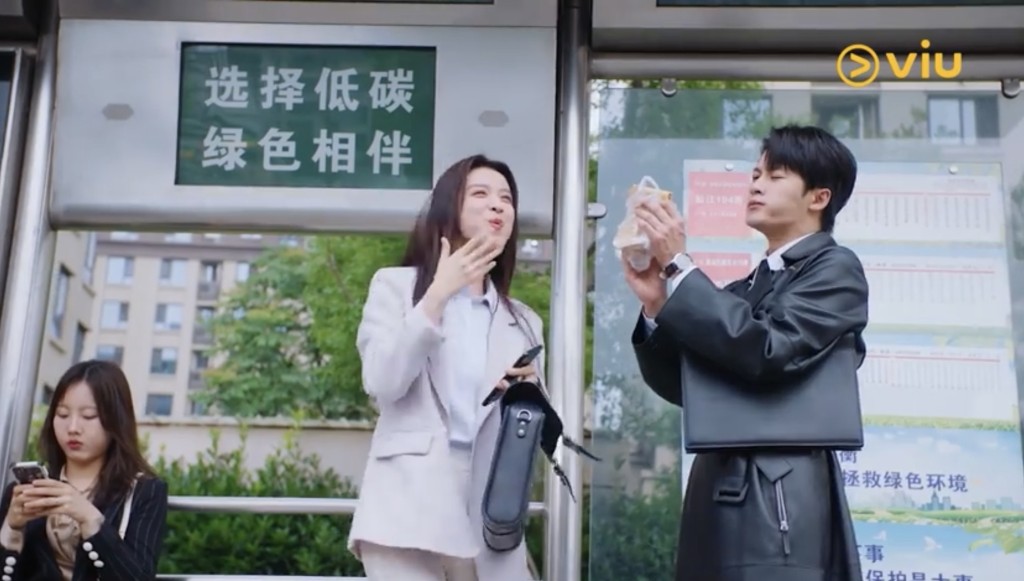 檀健次、王楚然在《愛情有煙火》演歡喜冤家。 檀健次、王楚然在《愛情有煙火》演歡喜冤家。