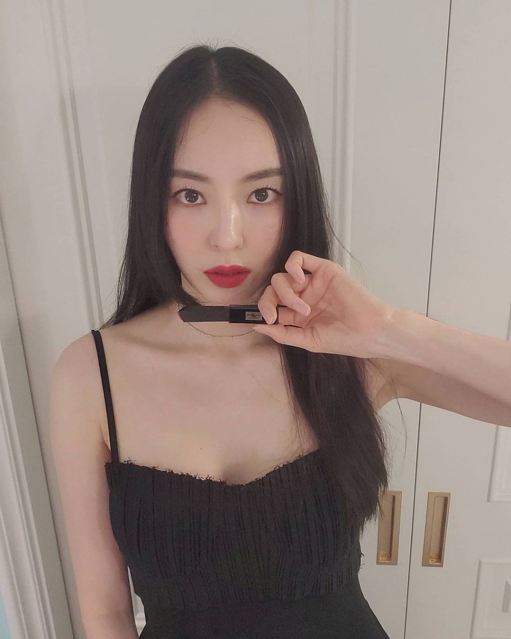 李多熙拍動作戲期間不慎導致頸部受傷。