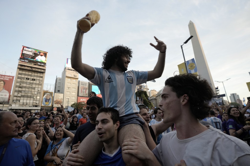 球迷期待阿根廷第3次捧世界盃。 AP