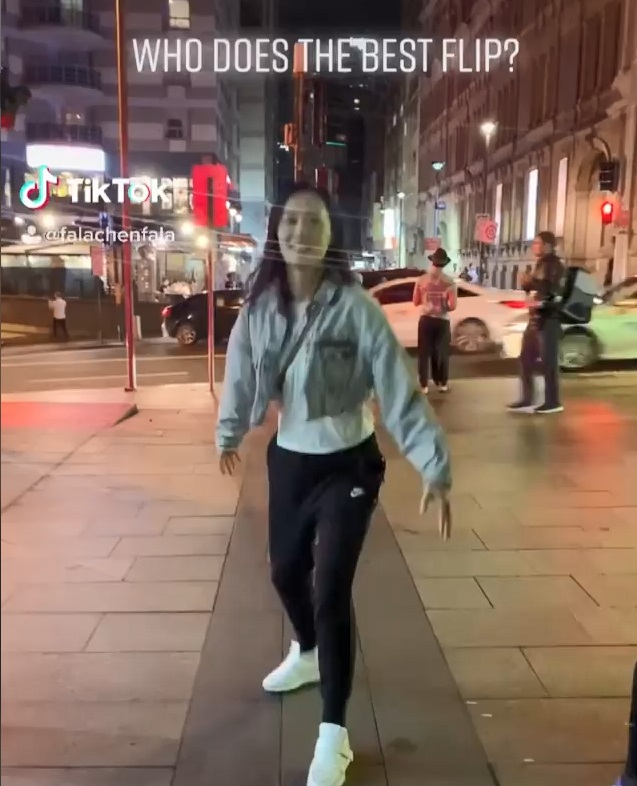 法拉都紮穩馬步。