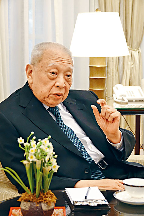 董建華呼籲警方徹查，追究幕後主謀。