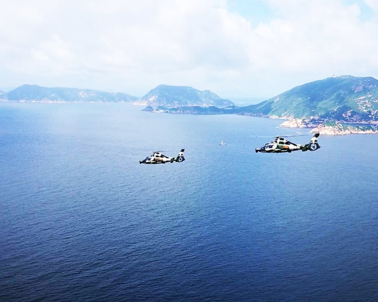 解放軍駐港部隊維港海空巡邏。國防部網圖片