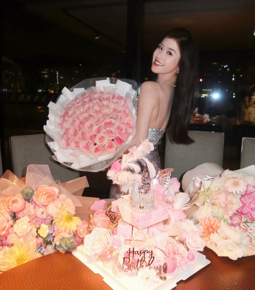 陳詠詩生日騷性感身材。 陳詠詩生日騷性感身材。