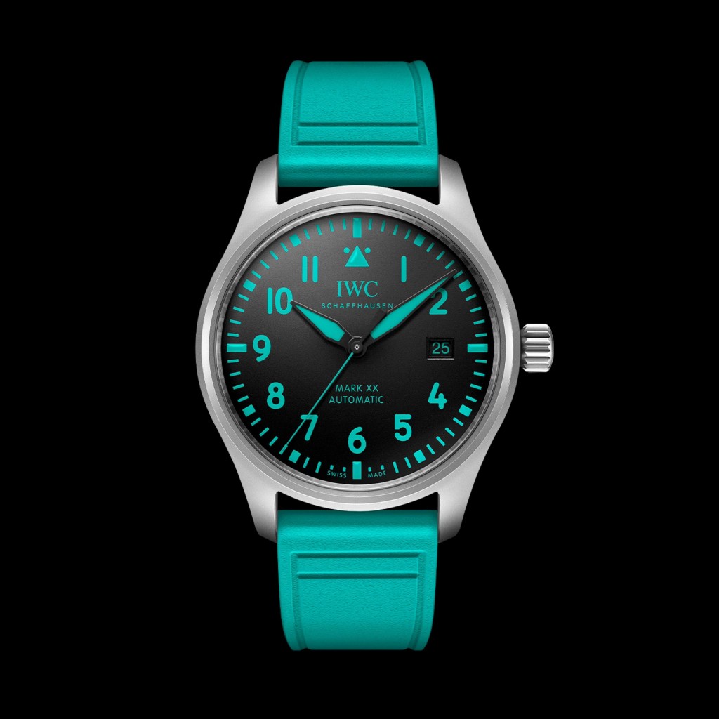 IWC×Mercedes-AMG PETRONAS F1 Team Pilot's Watch Mark XX Mercedes-AMG Petronas F1 Team ，錶殼：40mm鈦金屬/ 機芯：32111自動/ 售價：$47,300。
