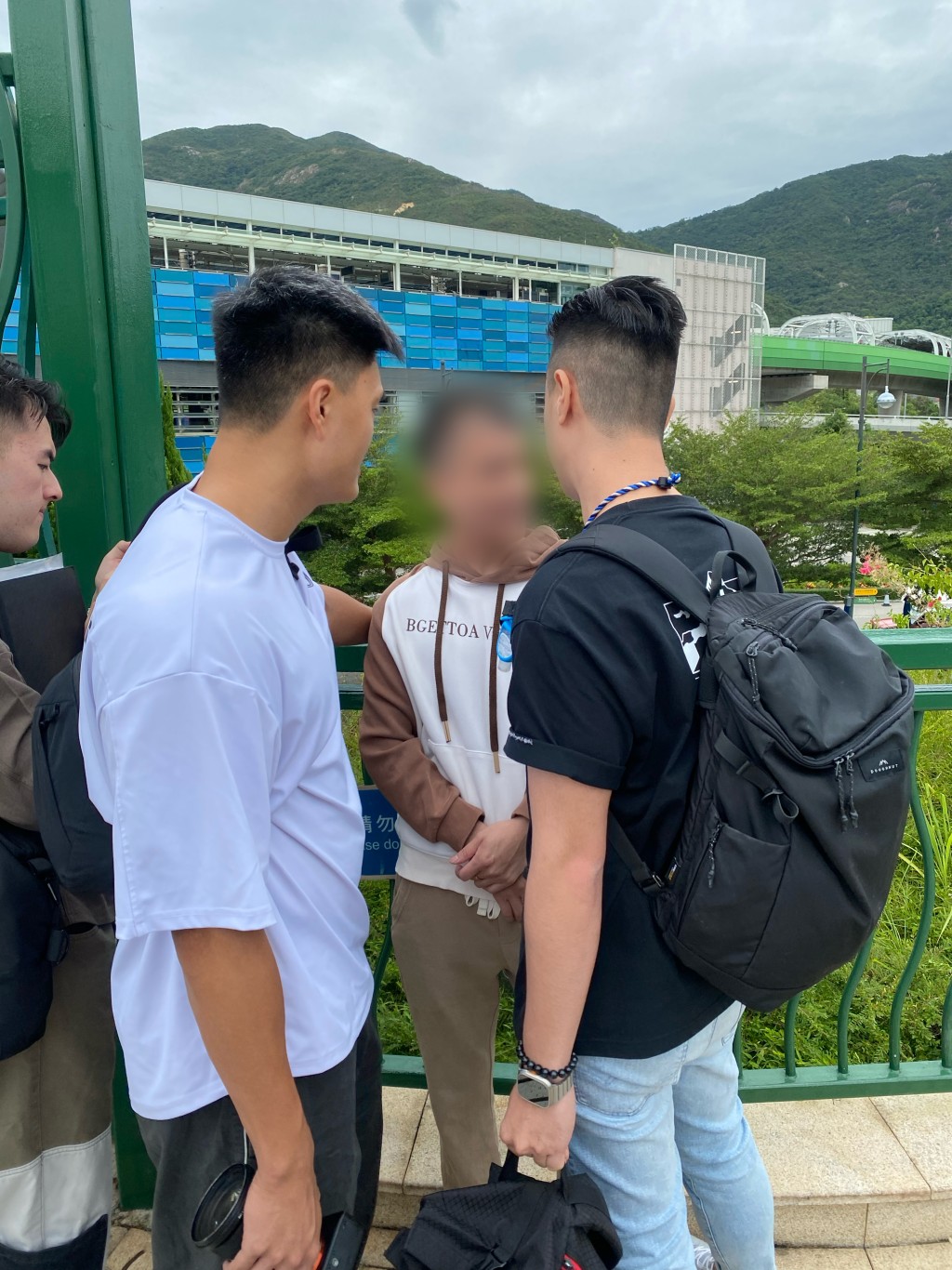 入境處拘捕5名內地黑工。入境處圖片 入境處拘捕5名內地黑工。入境處圖片
