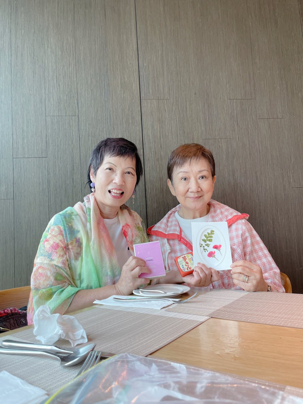 焦姣(右)慶祝83歲生日。 焦姣(右)慶祝83歲生日。