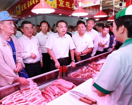 甘肅爆發非洲豬瘟，李克強到訪考察問豬價。(網圖/資料圖片)