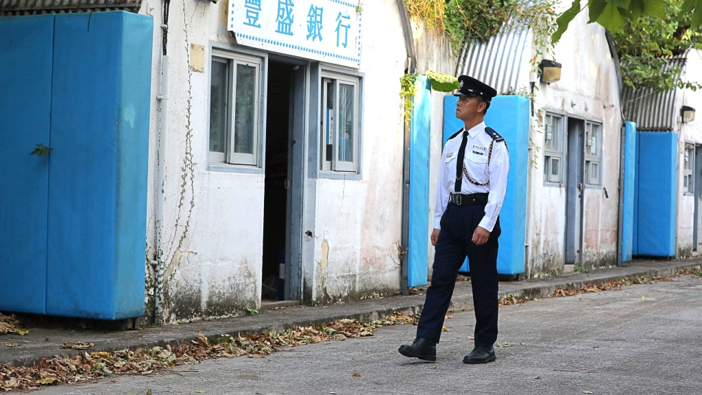 即將榮休的鄭民忠重遊少警舊址， 懷緬昔日訓練的時光。