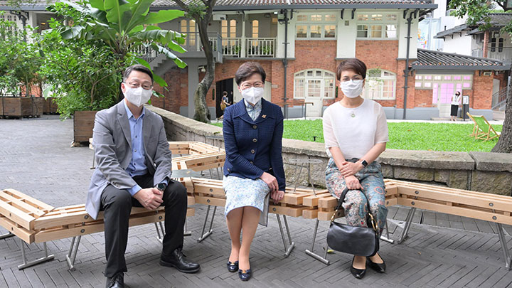 行政長官林鄭月娥到訪擴展後啓用的北角油街實現藝術空間。