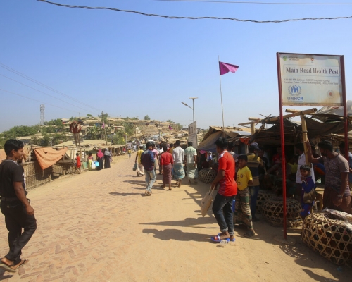 孟加拉收容罗兴亚族人的难民营。 AP