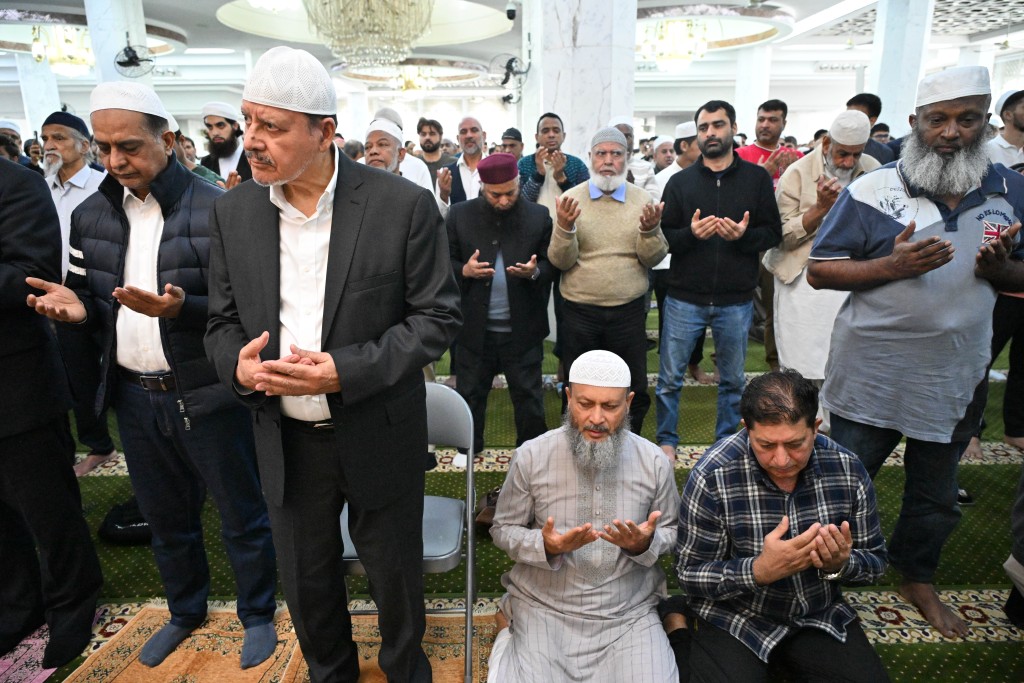 4,500名信眾一同禱告，哀悼遇難者。