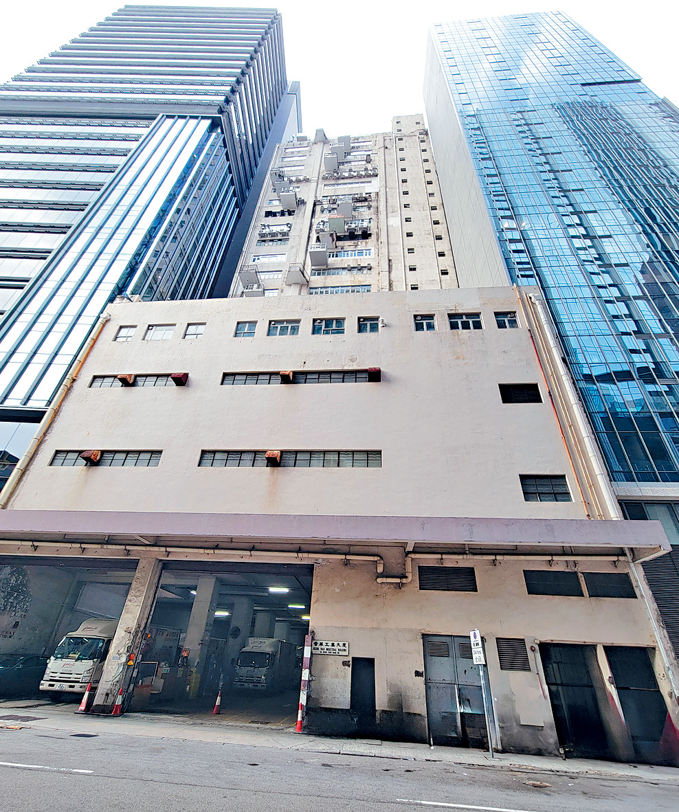 黃竹坑香華工業大廈高層單位，由畫廊相關行業以1375萬承接。