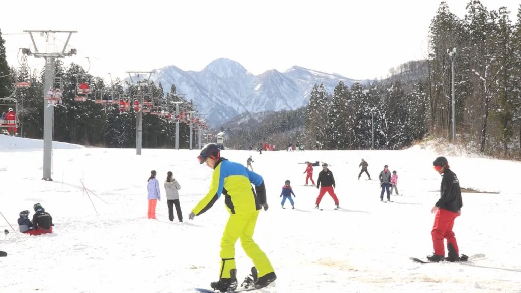 每年冬天，无数滑雪爱好者到日本滑雪。社交平台Ｘ