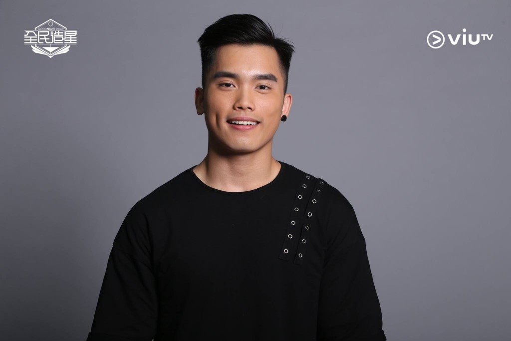 趙敬賢曾於18歲及19歲時參加第一屆及第二屆的《全民造星》。 趙敬賢曾於18歲及19歲時參加第一屆及第二屆的《全民造星》。