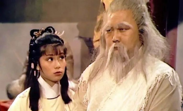 1983年，煌哥在剧集《射雕英雄传》中饰演「周伯通」最经典。