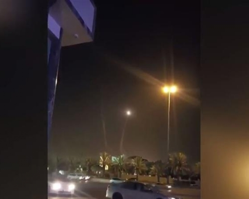 沙特阿拉伯首都利雅德遭受葉門叛軍組織發射2枚飛彈襲擊，沙國隨即以愛國者飛彈成功攔截。（網圖）