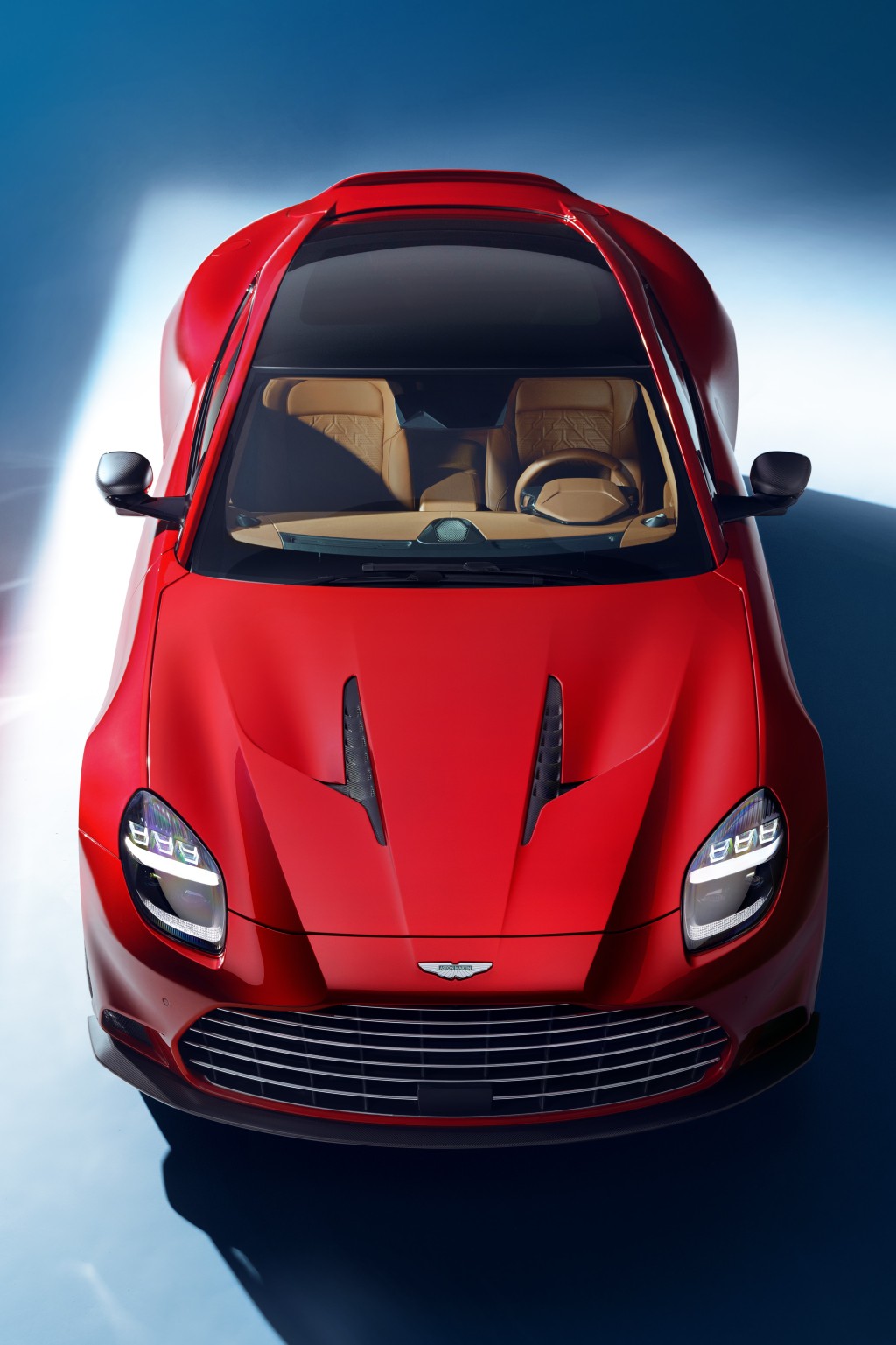 全新超跑Aston Martin Vanquish提供全玻璃頂(可阻隔94%紫外線)選擇。